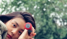 黄磊女儿遭同学爆料视频,同学爆料视频引发热议