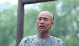 周军师爆料于成龙视频,成龙视频背后的惊人真相