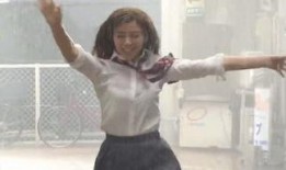 娱乐吃瓜酱男生恋爱脑,恋爱脑爆发！娱乐吃瓜酱男生揭秘恋爱中的甜蜜与疯狂